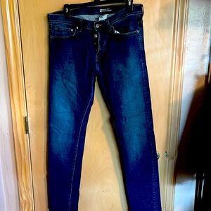 H&M Men’s Slim Fit Blue Jeans. 33 x 32. Button Fly Low Waist